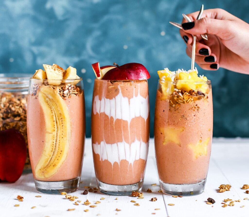 3 gourmet smoothies for weight loss with garnish